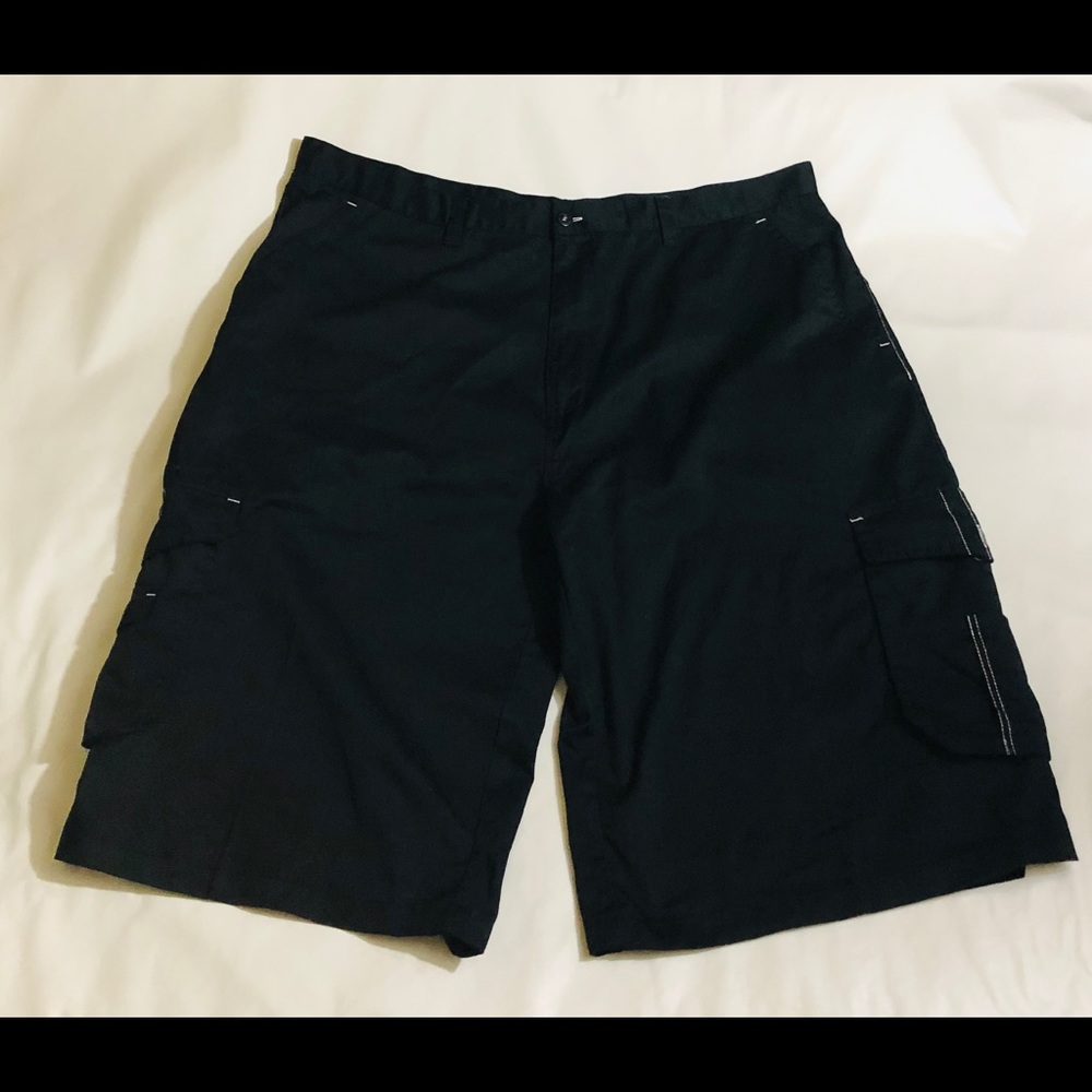 Read tape authentic black cargo shorts size 44